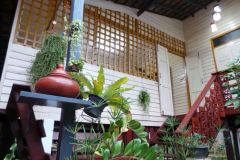 Tawanna wooden house for rent 1/1