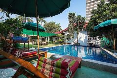 For rent Garden Pool Villa Pattaya 5 bedrooms near beach