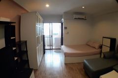 A fully furnished studio room  2/5