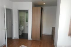 Room for rent, close to Phrom  12/18