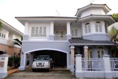 Detached house for rent, 2floors, 60.1square wah, 3bedrooms, 3washrooms, 1living room, 1store room,