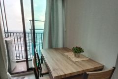 For rent Plum Condo Central St 7/13