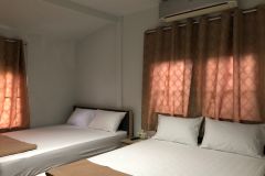 Ratchada Guesthouse 7/11