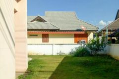 2 storey house for rent near B 10/12