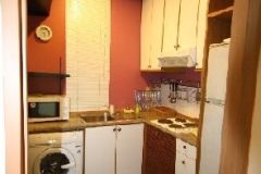 Colorful 1 bedroom apartment @ 4/8
