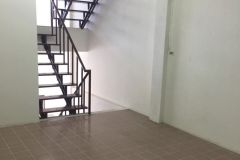 Commercial building for rent w 9/13