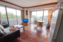 Two-bedrooms River View Balcony at Bangkok prime area