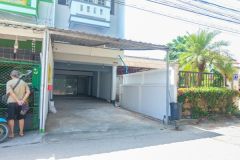 For rent 2.5 storey townhouse  1/13