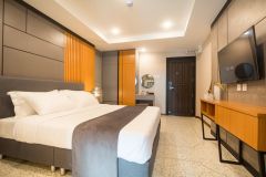 12 The Residence Hotel & Apartment