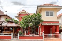 2 storey house in a secured village for rent, San Phak Wan, Hang Dong, Chiang Mai