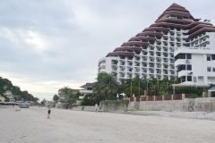 Condo for rent on the beach in 1/11