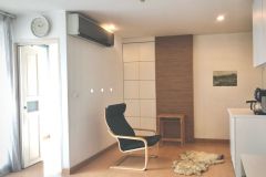 room for rent at the niche sukhumvit 49 big beautiful room with resonable price