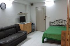 Room for rent 2/8