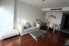 Siri Residence Sukhumvit 24 Big Bed for Rent
