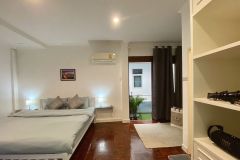 bed and breakfast in Townhouse by Hematoa