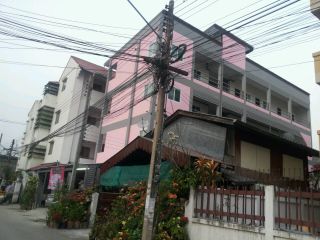 บ้านสีชมพู เชียงใหม่