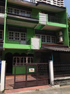 Townhouses for Rent : Sukumvit Soi 19