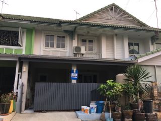 Townhouse for rent in rangsit, near Bangkok, Thailand