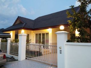 A single house fully-furnished for rent on 20 minute from Airport