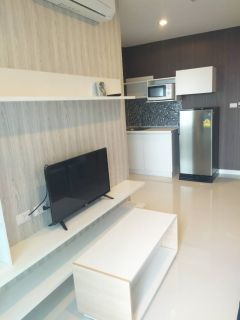 Condo for Rent with pool view in North Pattaya