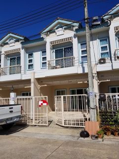 New 2 storey townhome for rent in Kathu ( 3 bedroom 2 bathroom and 1 kitchen)
