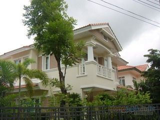 Thanapat Residence 1 : Price 3500B/night