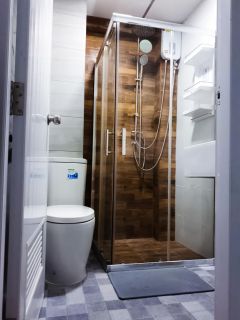 ห้องเช่า ลำสาลีแมนชั่น รามคำแหง60/2 2F ห้องน้ำกระจก Shower