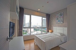 Room for rent at Hive Taksin