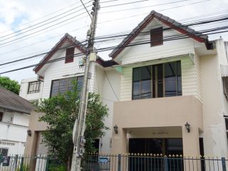 Townhouse for rent near Chiang Mai international school (CMIS).