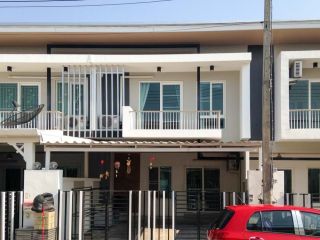 2-storey townhouse for rent near Chang Khlan, Central Airport Chiang Mai Airport