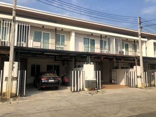 Townhouse for rent in Chiang Mai city, ChangKlan area, 2 km. from Robinson airport plaza.