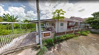 Single storey house for rent. There are 2 bedrooms and 2 bathrooms.