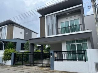 House for rent in Trio Town Village, Assumption Sriracha, near J-Park. 25,000 baht