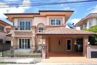 Unfurnished house for rent in a secured village near International School, Tha Sala, Chiang Mai