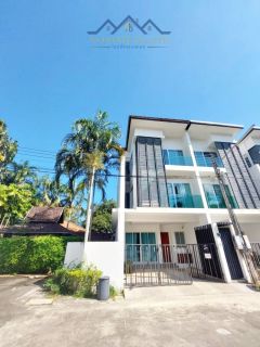 3-storey townhouse with swimming pool for rent